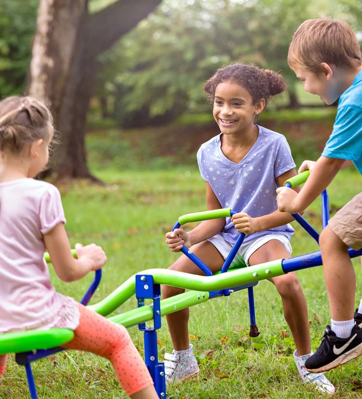 Brand new Quad Seat Teeter Totter by Hearth Song! Great for 2 or 4 Children Ages 3-9 Yrs! Supports 100 Lb per seat! Retails $