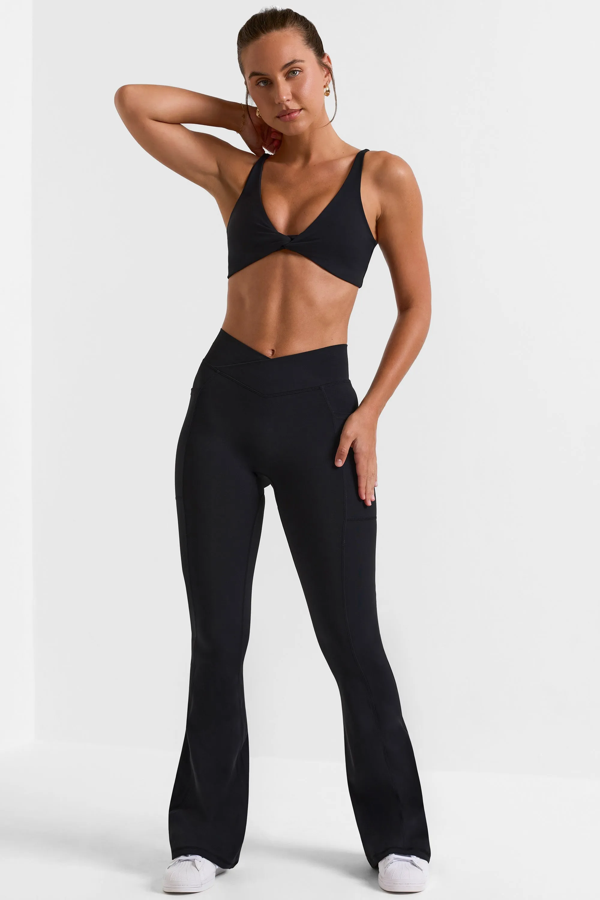 Match - Petite Cross Waistband Flare Pocket Leggings in Black