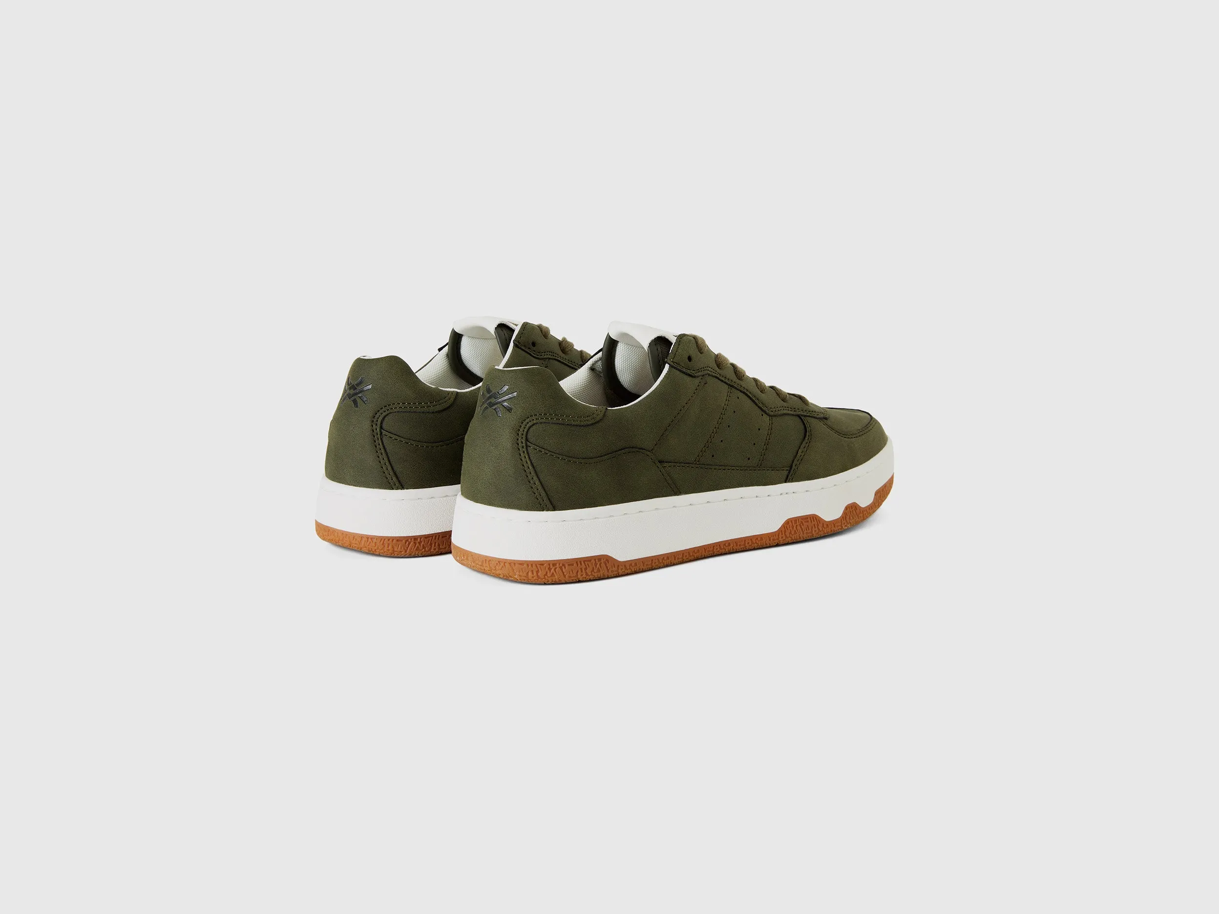 MILITARY GREEN LOW-TOP SNEAKERS
