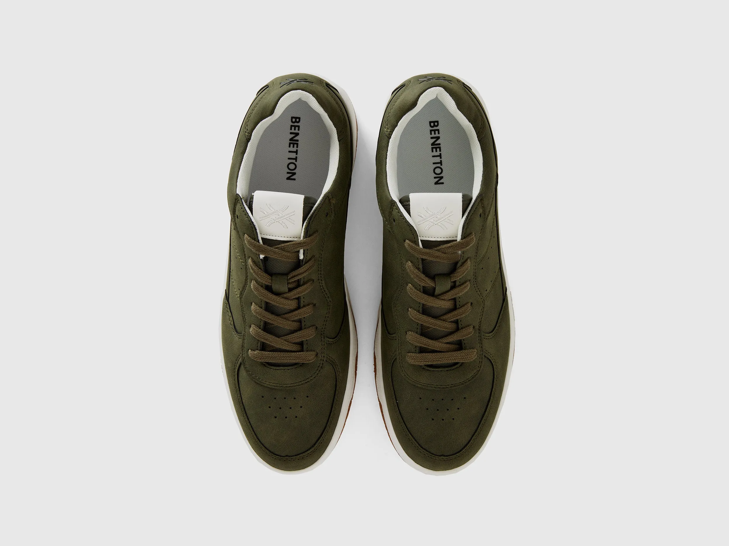 MILITARY GREEN LOW-TOP SNEAKERS